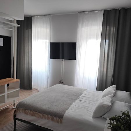 Agostini - Self Check-In Studios - Free Gated Parking On Site Rijeka Exteriör bild