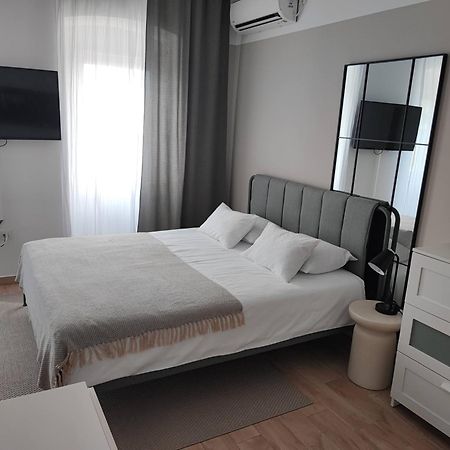 Agostini - Self Check-In Studios - Free Gated Parking On Site Rijeka Exteriör bild