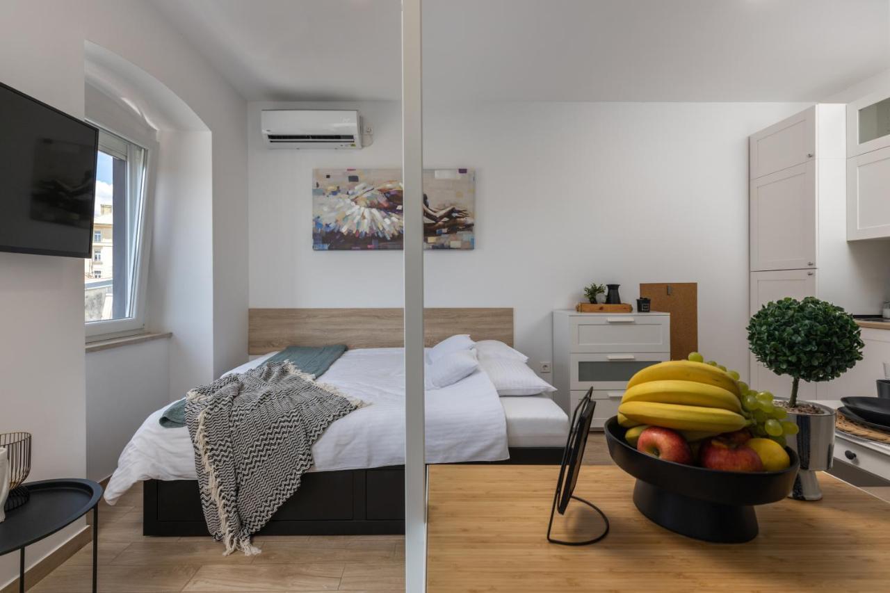 Agostini - Self Check-In Studios - Free Gated Parking On Site Rijeka Exteriör bild