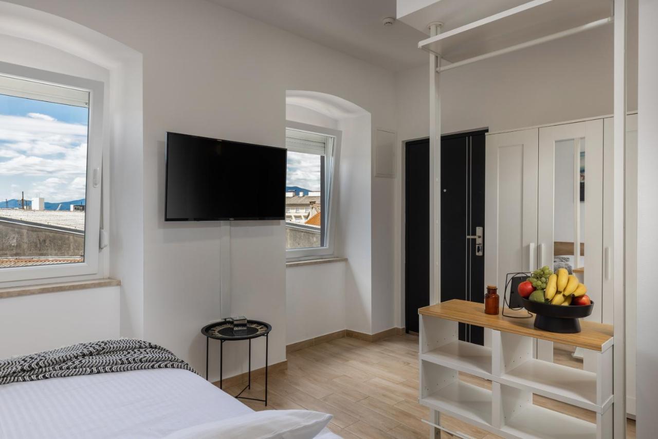 Agostini - Self Check-In Studios - Free Gated Parking On Site Rijeka Exteriör bild