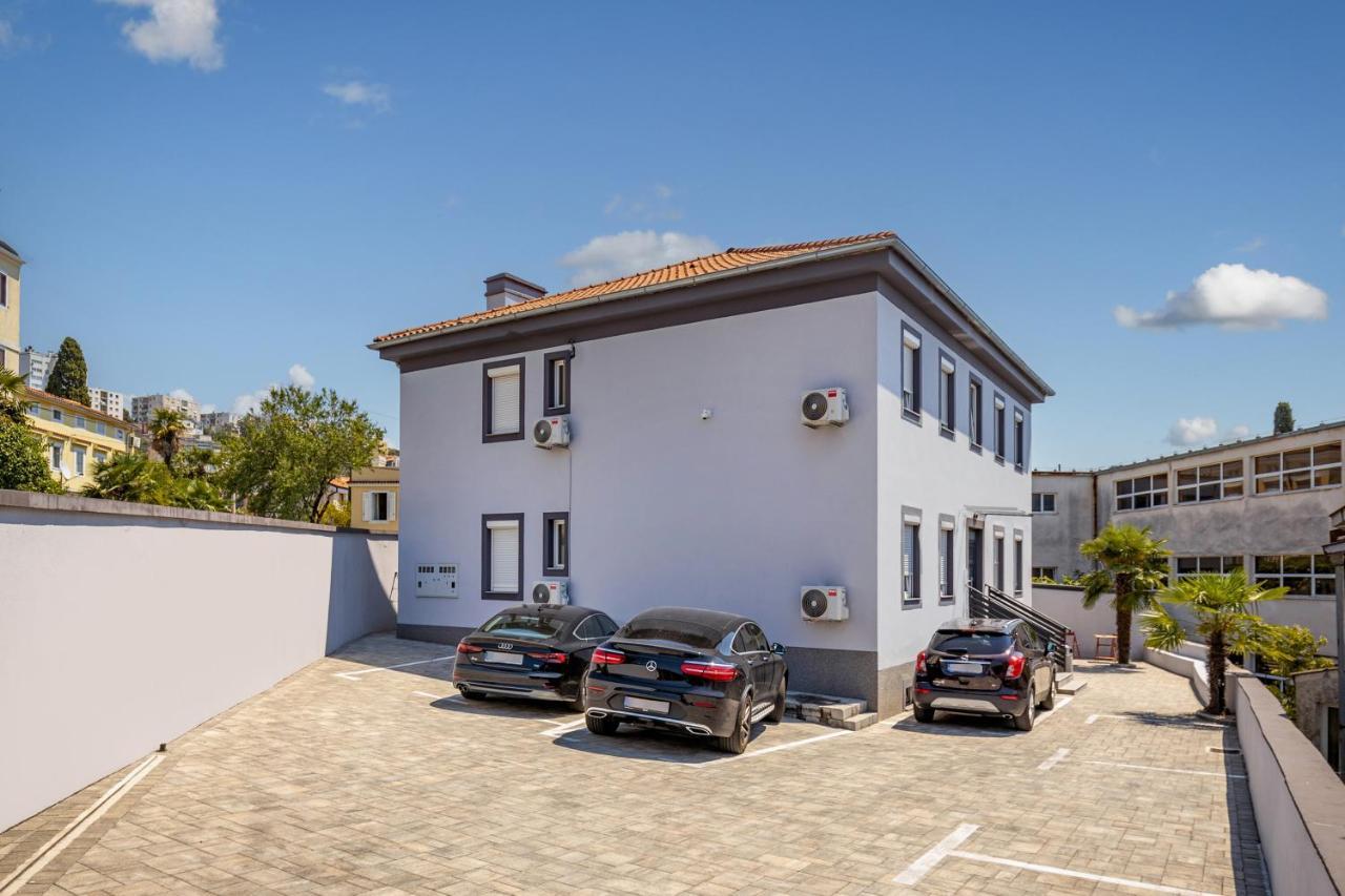Agostini - Self Check-In Studios - Free Gated Parking On Site Rijeka Exteriör bild