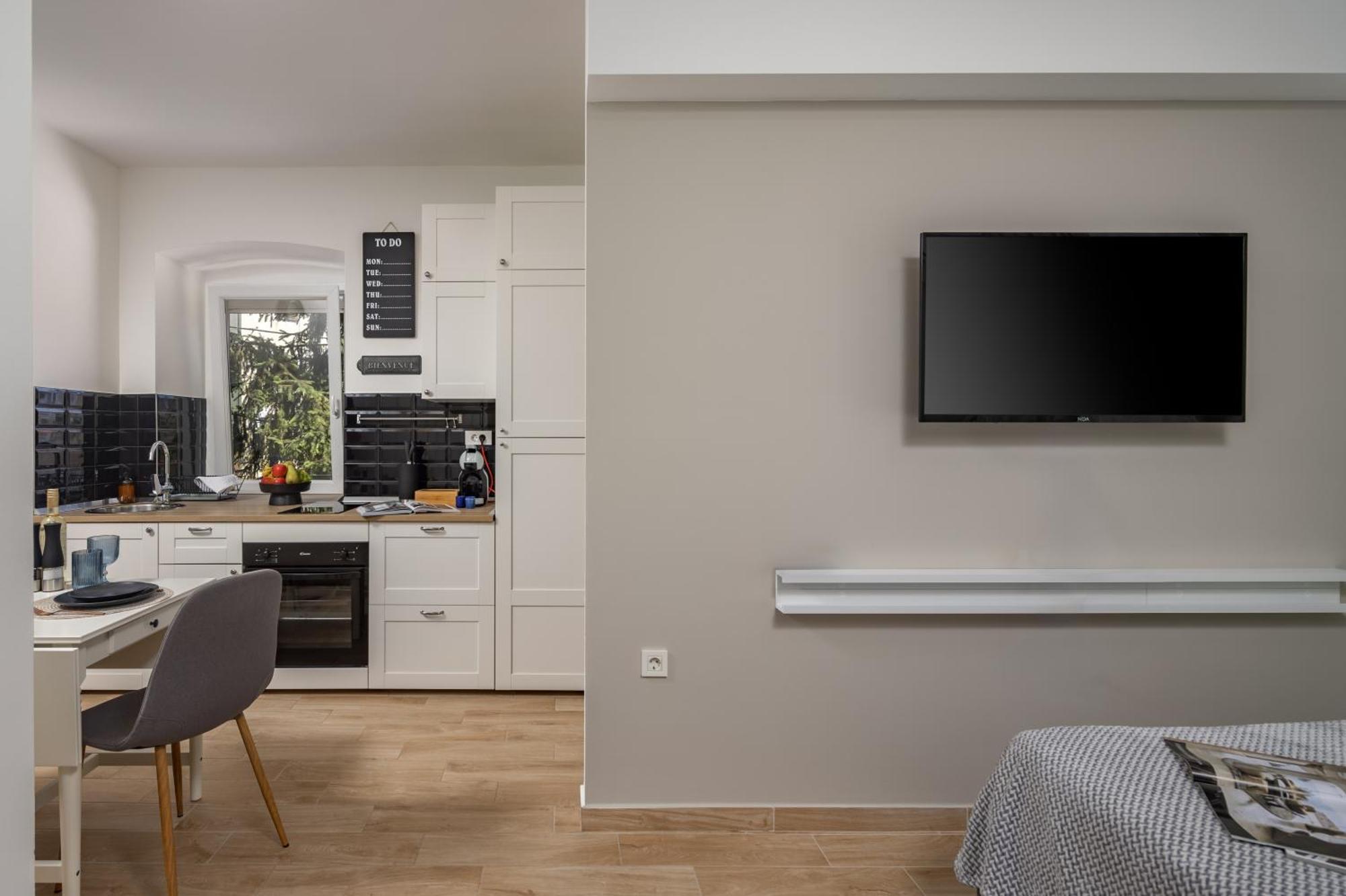 Agostini - Self Check-In Studios - Free Gated Parking On Site Rijeka Exteriör bild